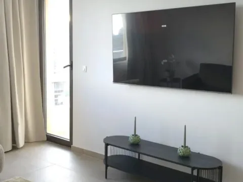 Rent, one bedroom apartment, 46m², Bečići, Budva - image 15