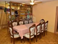 Izdavanje, kuća, 696m², Zlatica, Podgorica - image 8