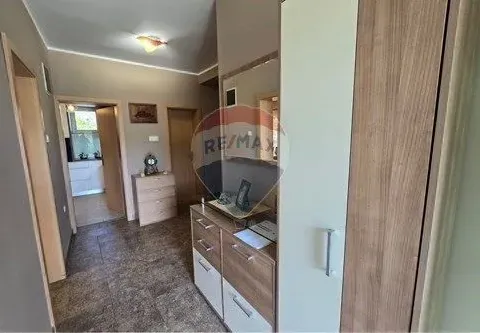 Izdavanje, kuća, 242m², Zagorič, Podgorica - image 29