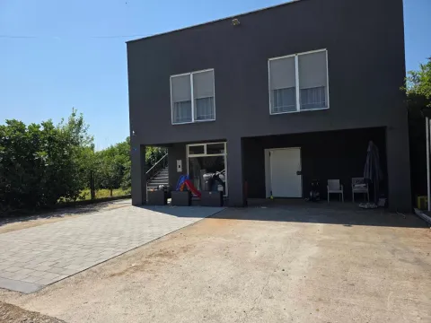 Sale, house, 331m², Tuzi, Podgorica - image 11