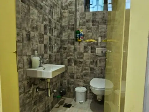 Izdavanje, poslovni prostor, 80m², Centar, Podgorica - image 5