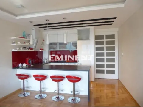 Izdavanje, trosoban stan, 70m², Uciteljsko Naselje, Zvezdara Sve Podlokacije - image 2