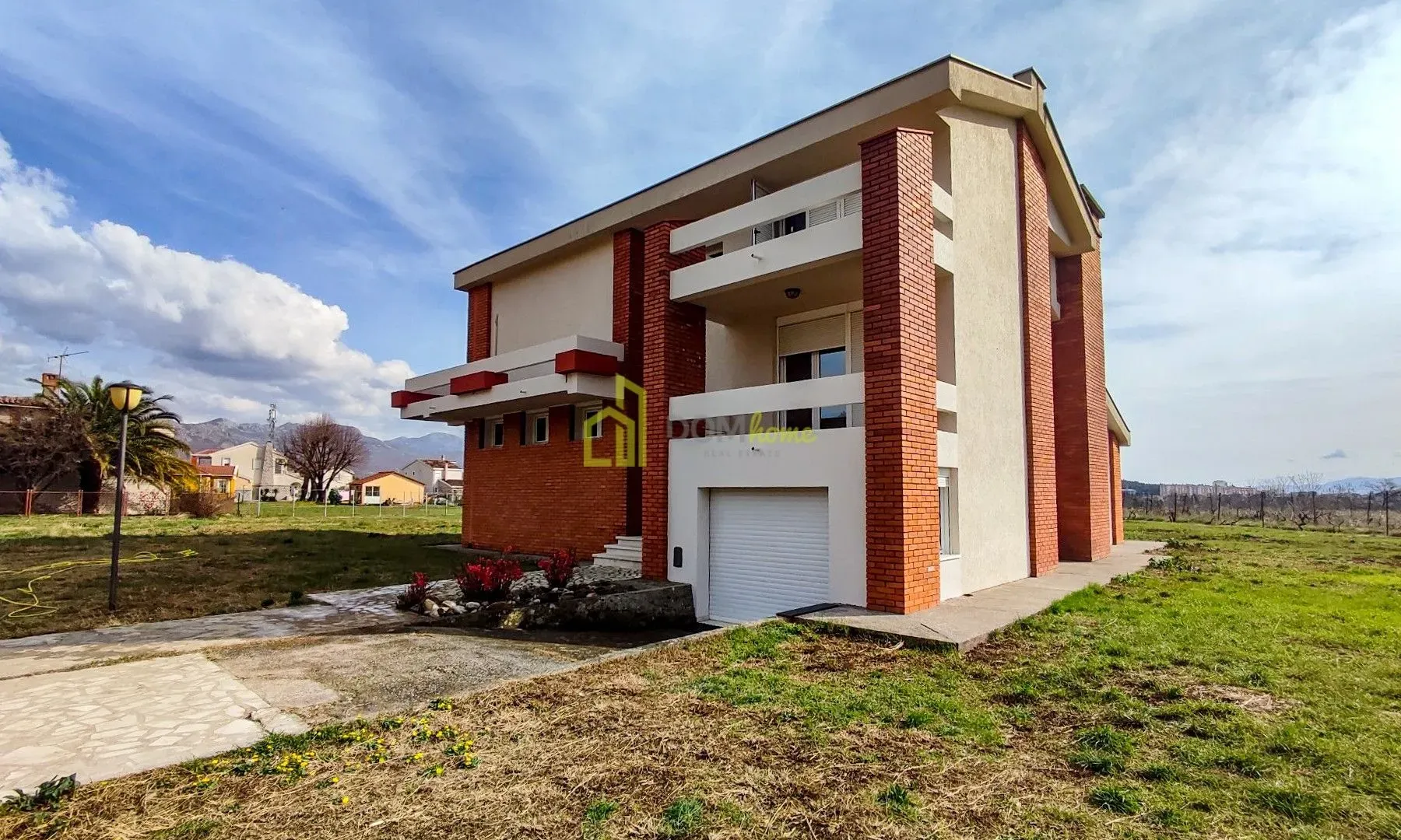 Rent, house, 458m², Rogami, Podgorica