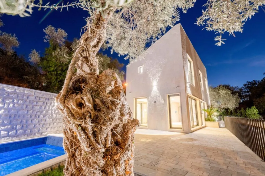 Prodaja, kuća, 240m², Pržno, Budva