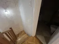 Izdavanje, četvorosoban stan, 130m², Centar, Novi Sad - image 19