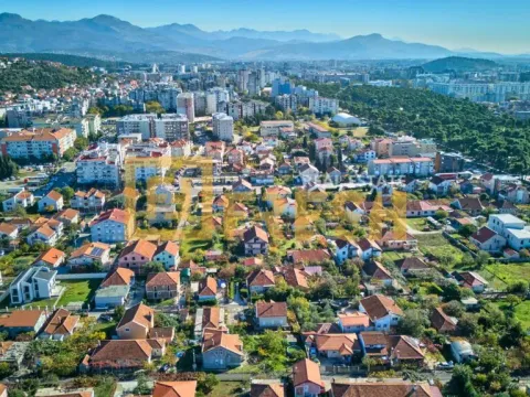 Zemljište in Tološi