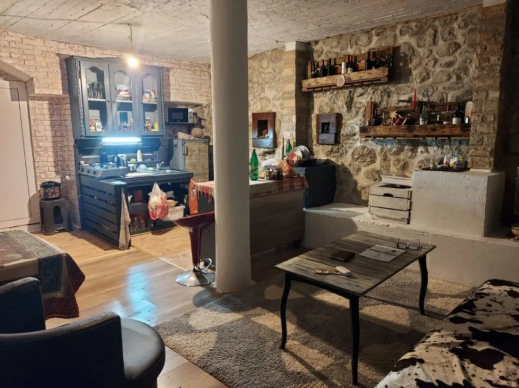Prodaja, kuća, 284m², Dobre Vode, Bar