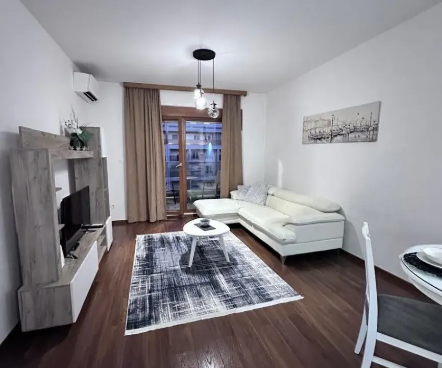 Izdavanje, jednosoban stan, 53m², Master Kvart, Podgorica