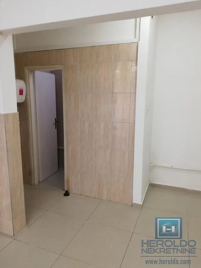 Rent, office space, 96m², Dom Zdravlja, Ćuprija