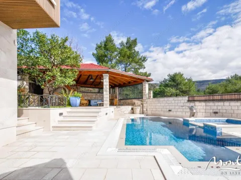 Prodaja, kuća, 240m², Tivat, Crna Gora - image 1