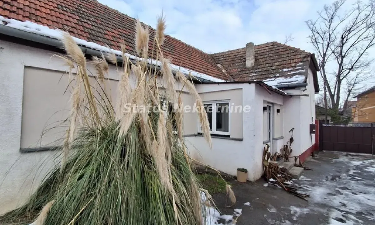 Izdavanje, kuća, 116m², Salajka, Novi Sad Sve Podlokacije