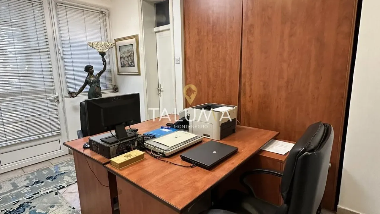 Izdavanje, poslovni prostor, 30m², Centar, Podgorica