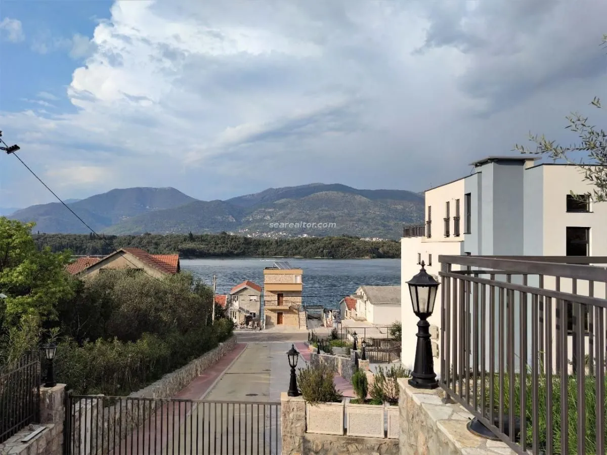 Rent, one bedroom apartment, 51m², Đuraševići, Tivat