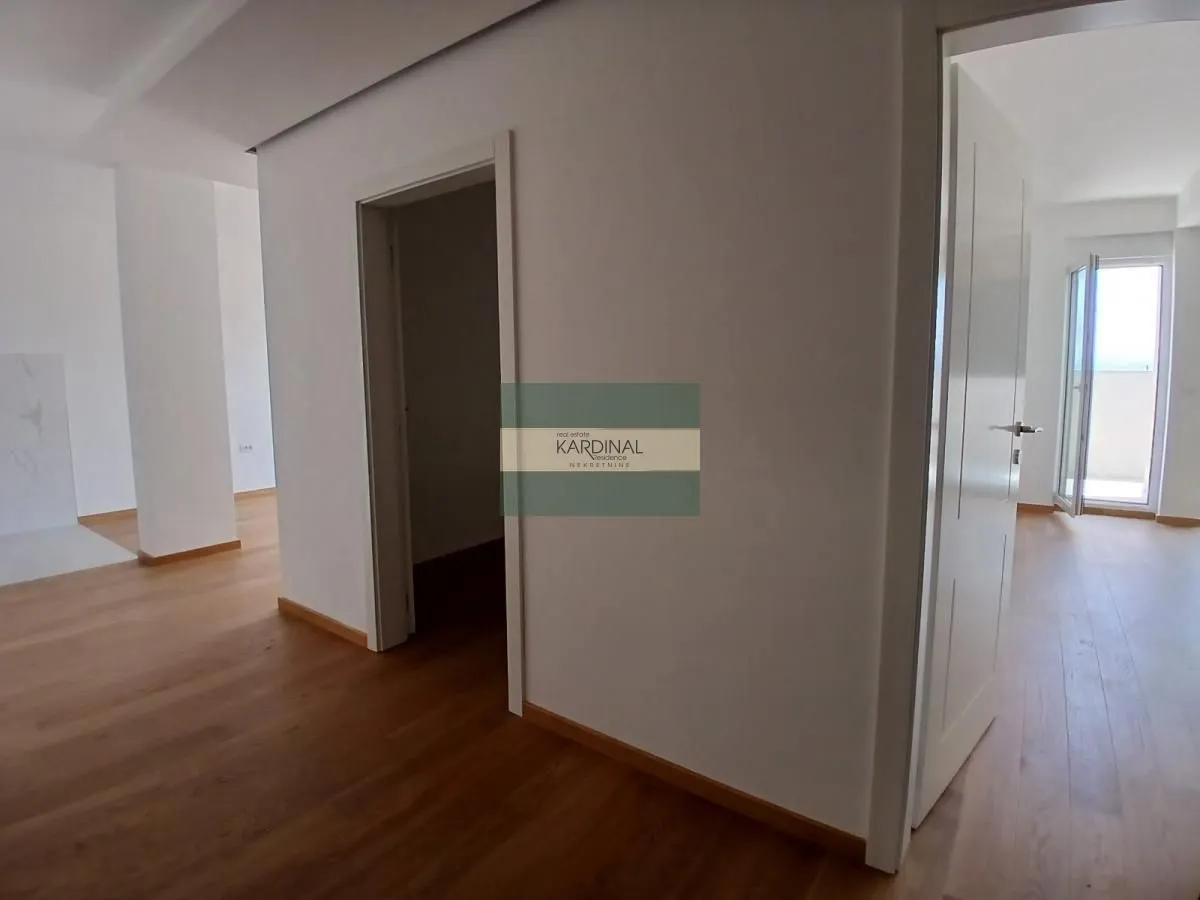 Prodaja, trosoban stan, 69m², Sarina Medja, Jagodina