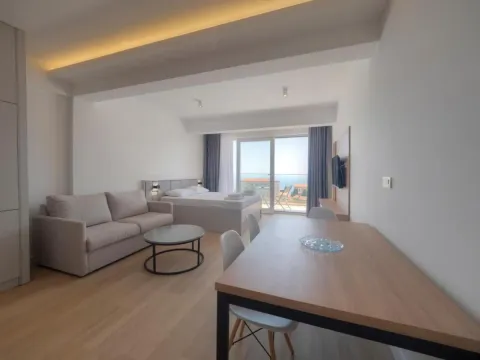 Prodaja, garsonjera, 44m², Bečići, Budva - image 2