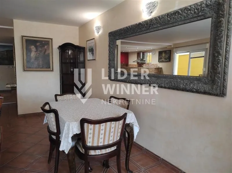 Rent, four bedroom apartment, 260m², Savski Venac, Beograd