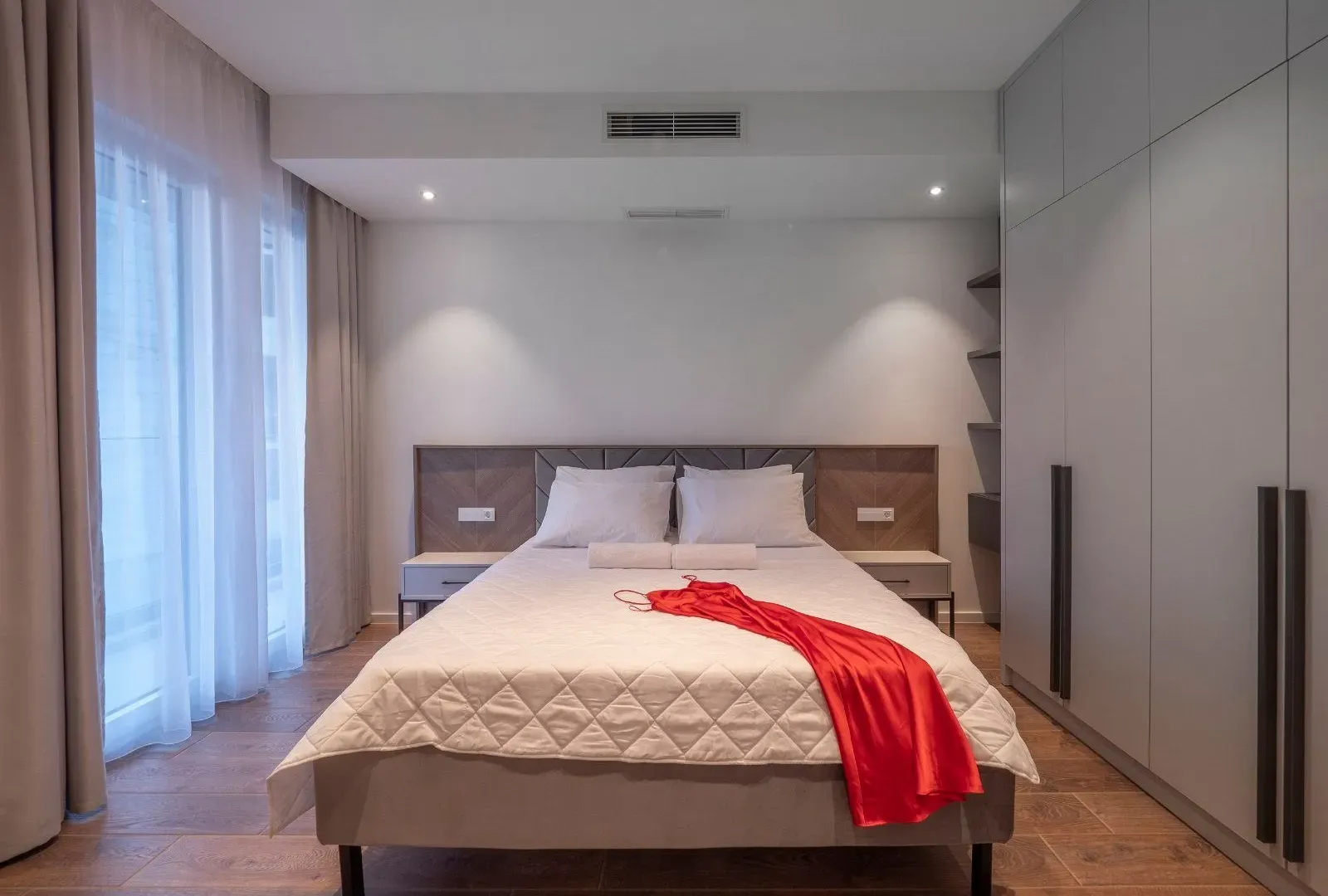 Sale, two bedroom apartment, 140m², Bečići, Budva