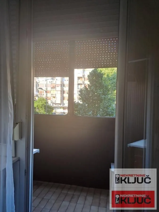 Izdavanje, jednosoban stan, 55m², Bulevar Oslobodjenja, Novi Sad Sve Podlokacije