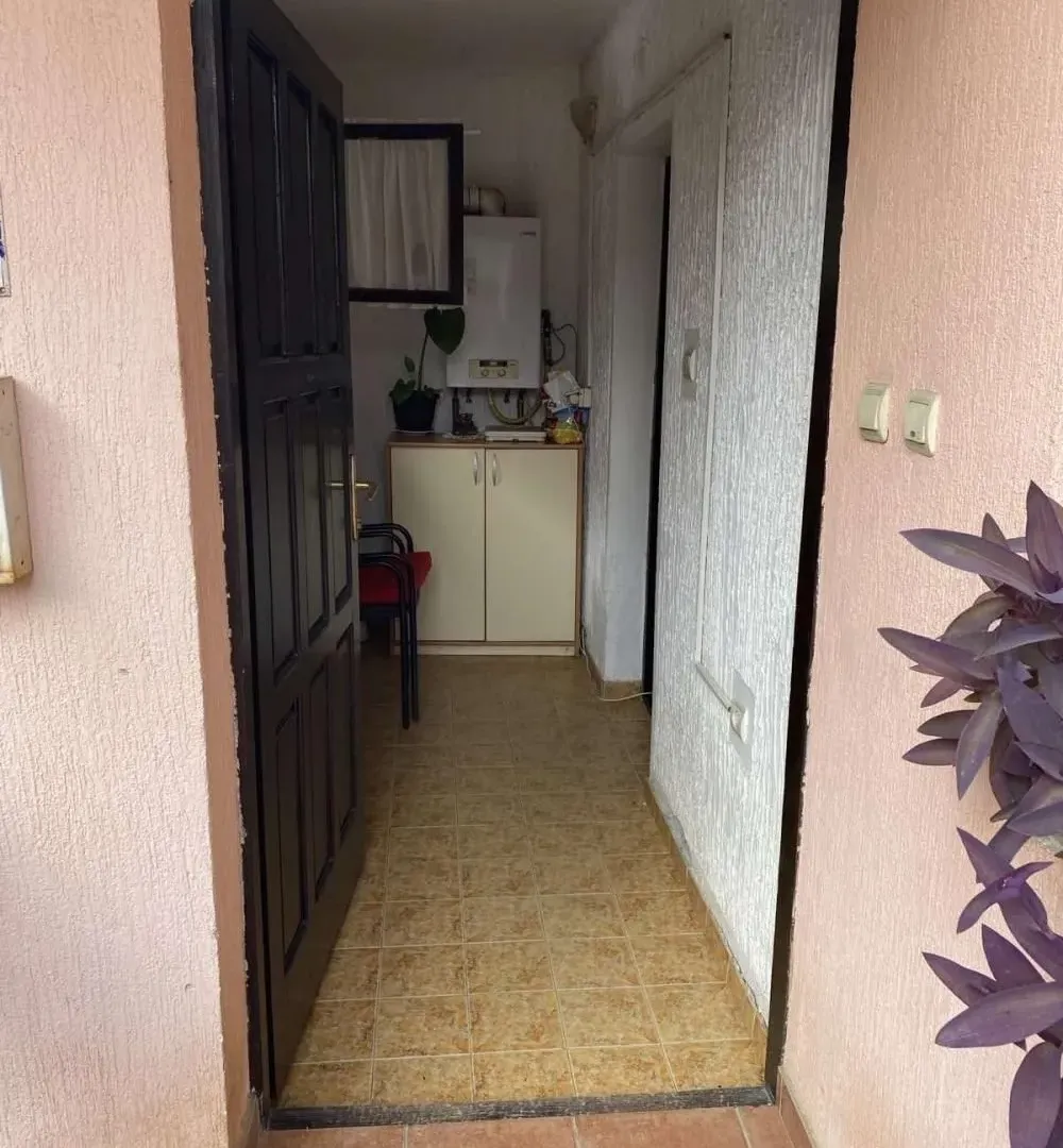 Izdavanje, kuća, 83m², Čukarica, Beograd