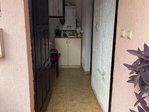 Izdavanje, kuća, 83m², Čukarica, Beograd - image 12