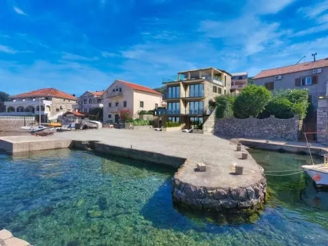 Prodaja, plac, 500m², Tivat, Crna Gora - image 1
