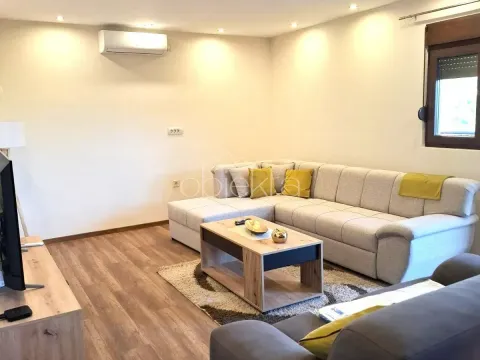 Izdavanje, kuća, 100m², Kotor, Crna Gora - image 3