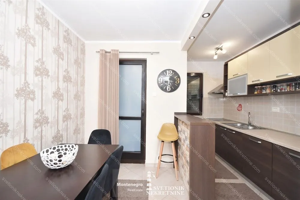 Prodaja, dvosoban stan, 79m², Topla, Herceg Novi