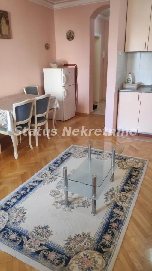 Izdavanje, garsonjera, 30m², Grbavica, Novi Sad Sve Podlokacije