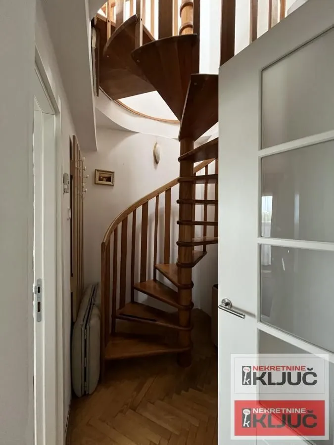 Prodaja, četvorosoban stan, 91m², Centar, Novi Sad