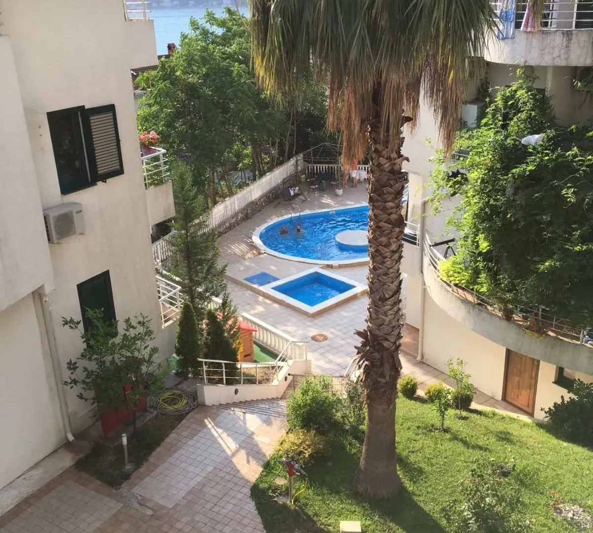 Rent, two bedroom apartment, 46m², Risan, Kotor