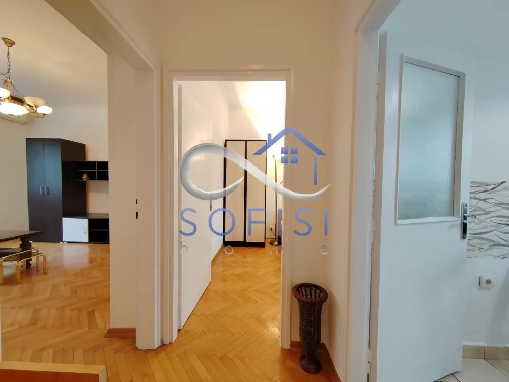 Izdavanje, dvosoban stan, 49m², Centar, Novi Sad