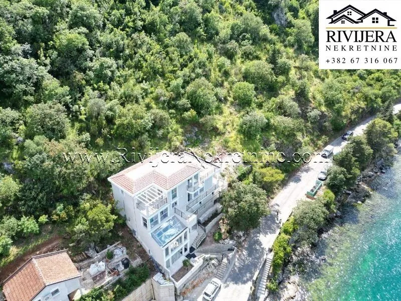 Prodaja, kuća, 400m², Stoliv, Kotor