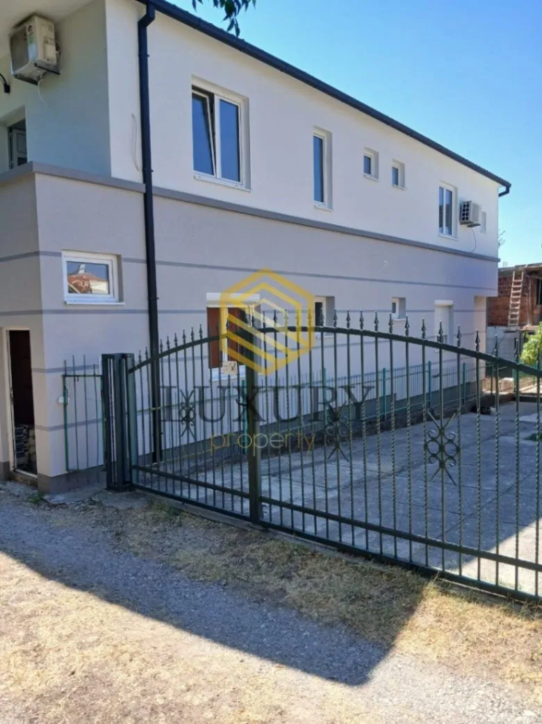 Rent, house, 200m², Sutomore, Bar