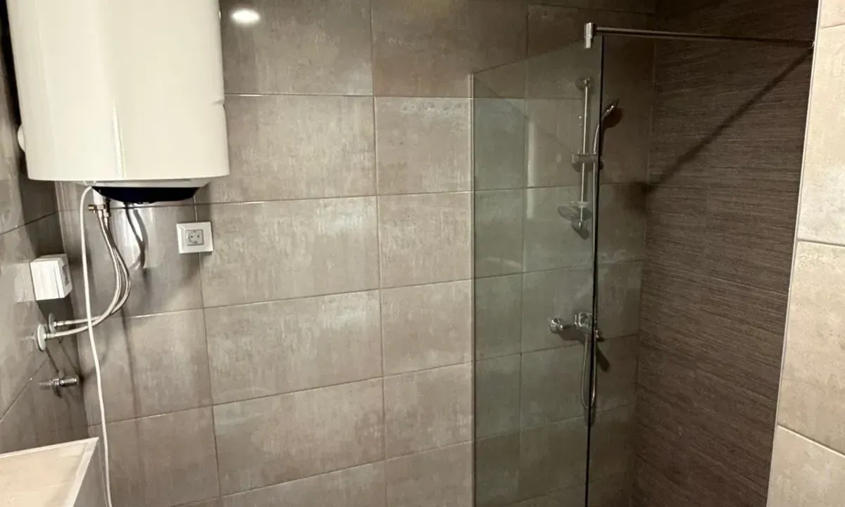 Izdavanje, jednosoban stan, 46m², Stari Aerodrom, Podgorica