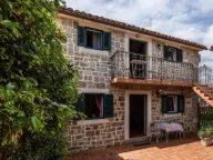 Izdavanje, garsonjera, 35m², Radovići, Tivat - image 1