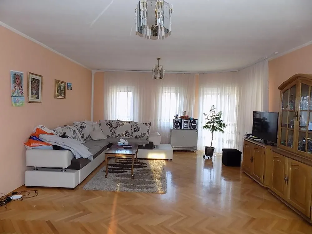 Prodaja, kuća, 190m², Aqua park, Jagodina