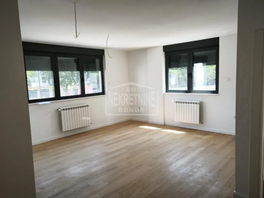 Rent, office space, 81m², Centar, Subotica