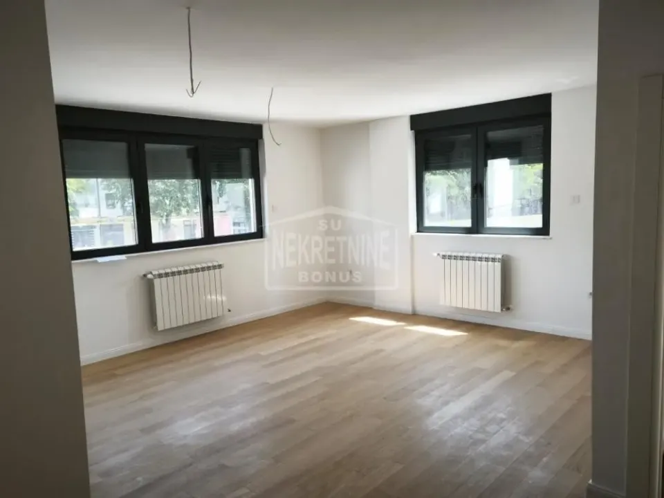 Rent, office space, 81m², Centar, Subotica