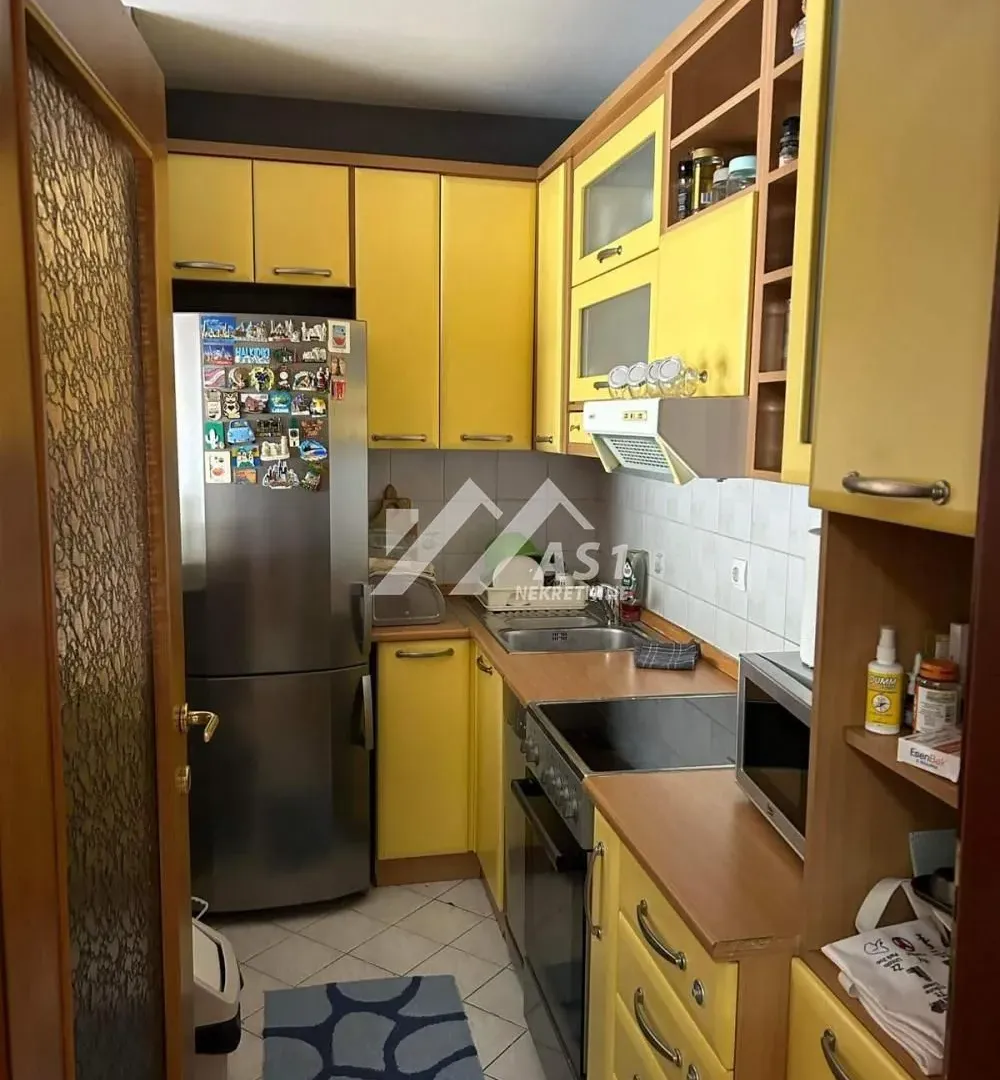 Izdavanje, trosoban stan, 72m², Grbavica, Novi Sad Sve Podlokacije