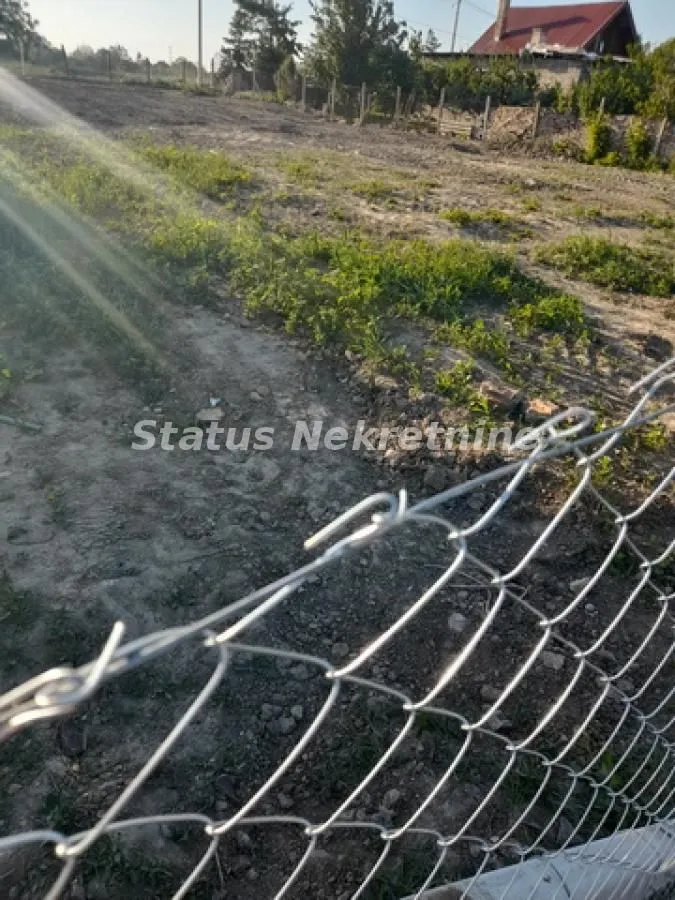 Izdavanje, plac, 880m², Veternik, Novi Sad Sve Podlokacije