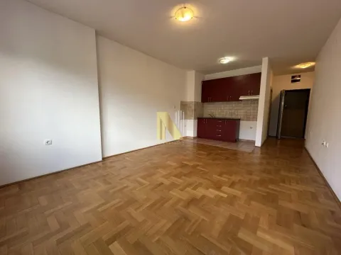 Izdavanje, dvosoban stan, 45m², Bulevar Oslobodjenja, Novi Sad Sve Podlokacije - image 2