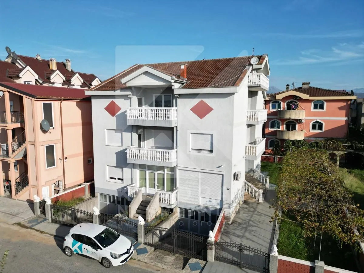 Izdavanje, kuća, 500m², Stari Aerodrom, Podgorica