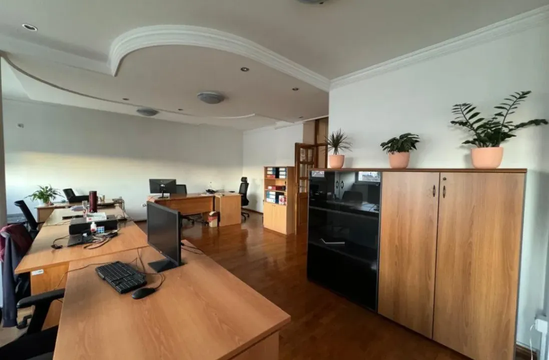 Rent, office space, 84m², Autobuska stanica, Podgorica