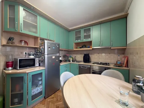 Sale, two bedroom apartment, 34m², Kalenić Pijaca, Vračar Sve Podlokacije - image 3