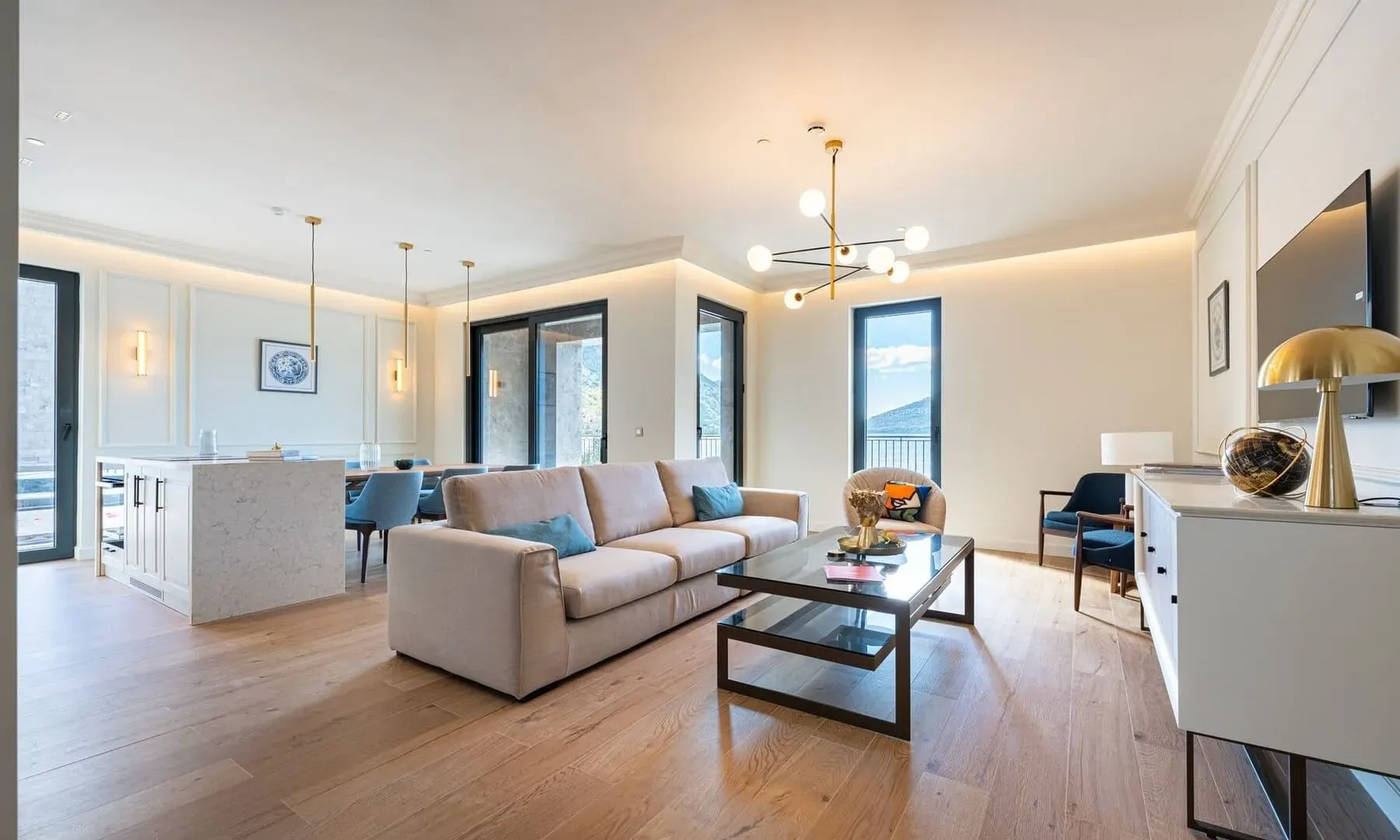 Prodaja, trosoban stan, 187m², Risan, Kotor
