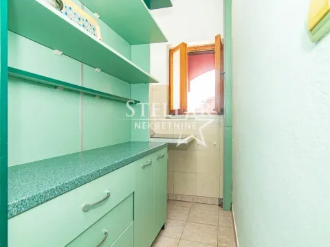 Izdavanje, kuća, 220m², Tološi, Podgorica - image 6