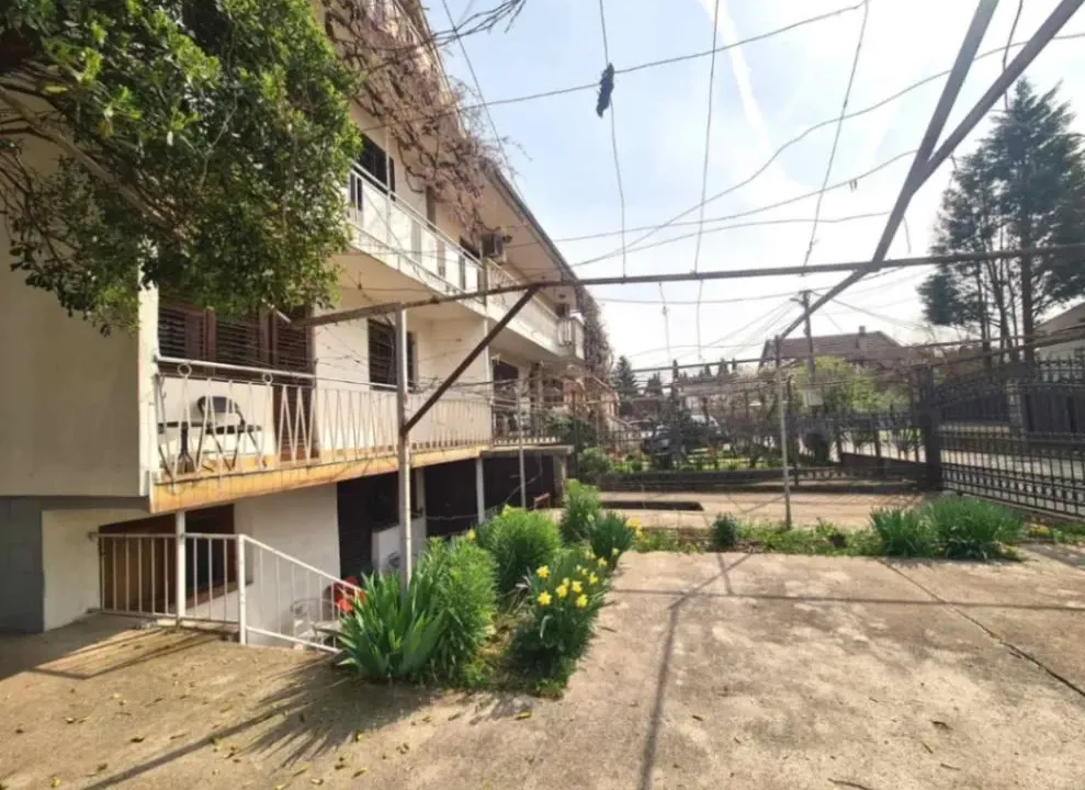 Izdavanje, dvosoban stan, 60m², Tološi, Podgorica