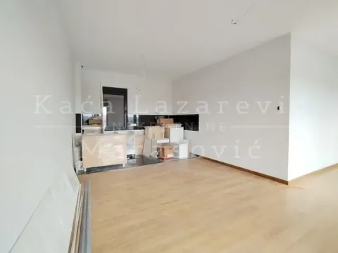 Izdavanje, trosoban stan, 166m², Čubura, Beograd - image 5