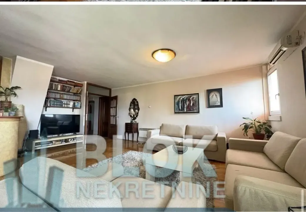 Sale, three bedroom apartment, 101m², Blok 5, Podgorica