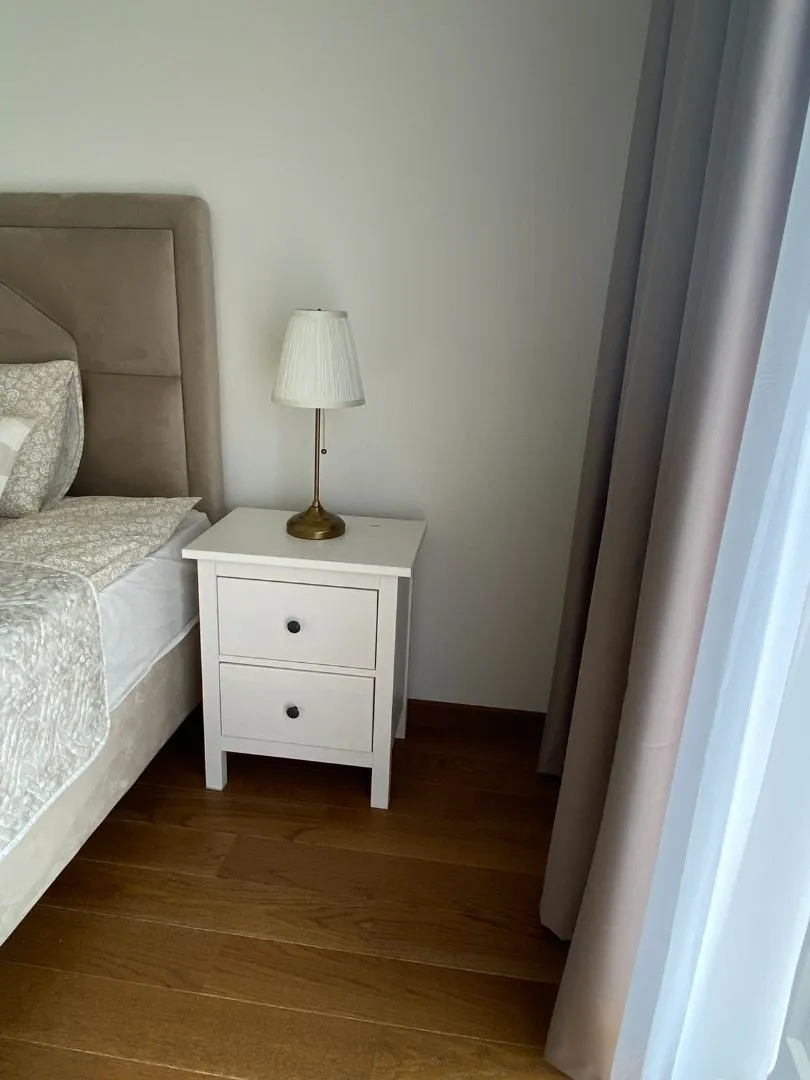 Izdavanje, trosoban stan, 121m², Savski Venac, Beograd